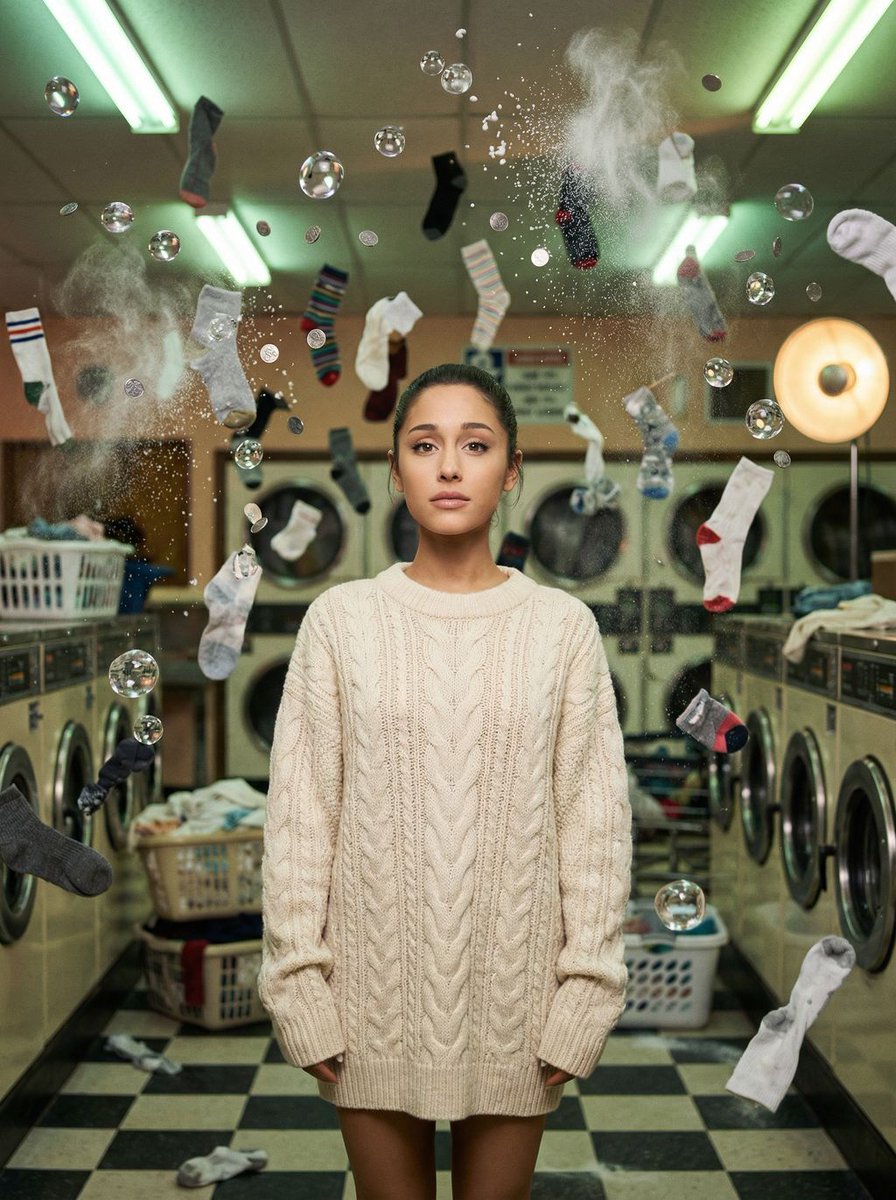 悬浮在失重复古洗衣店的静谧瞬间