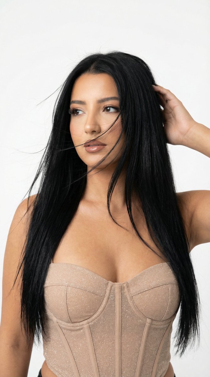 韩系高调棚拍黑发美人