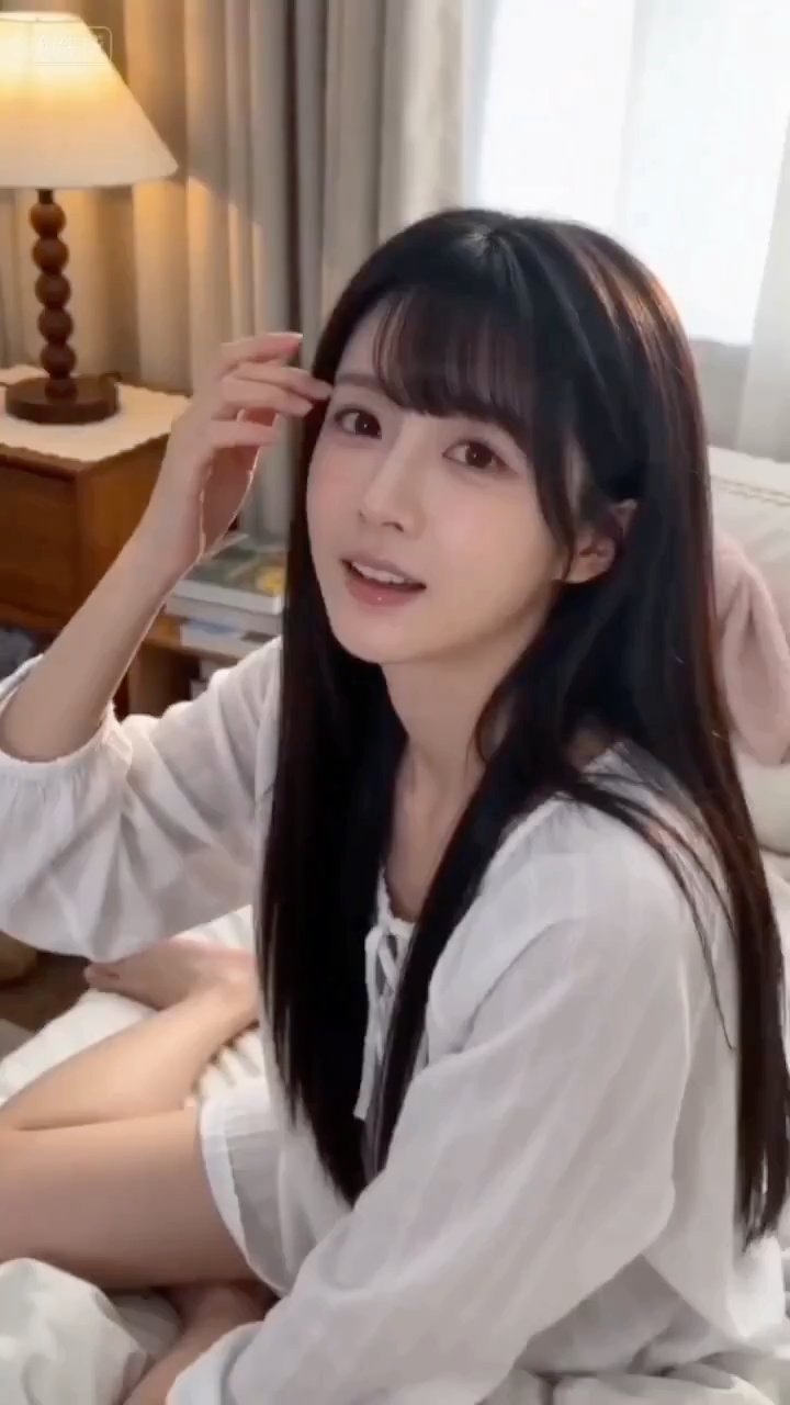 晨光微距：刚睡醒的纯欲少女感