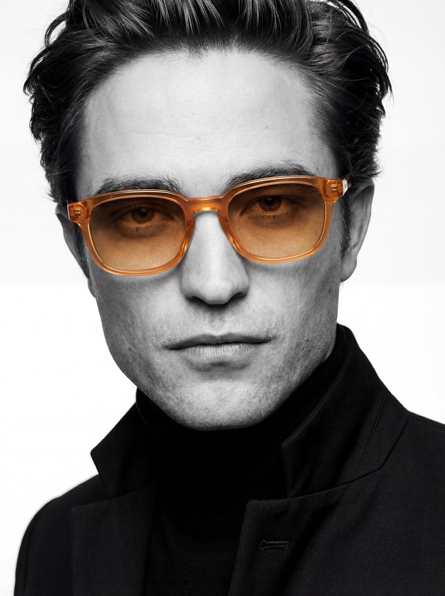 极简黑白人像中的一抹琥珀色