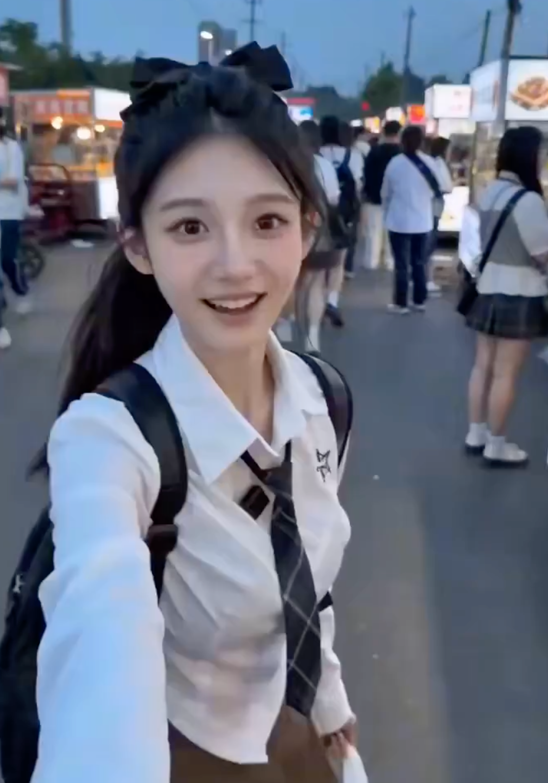 夜市男友视角的清纯校服女友