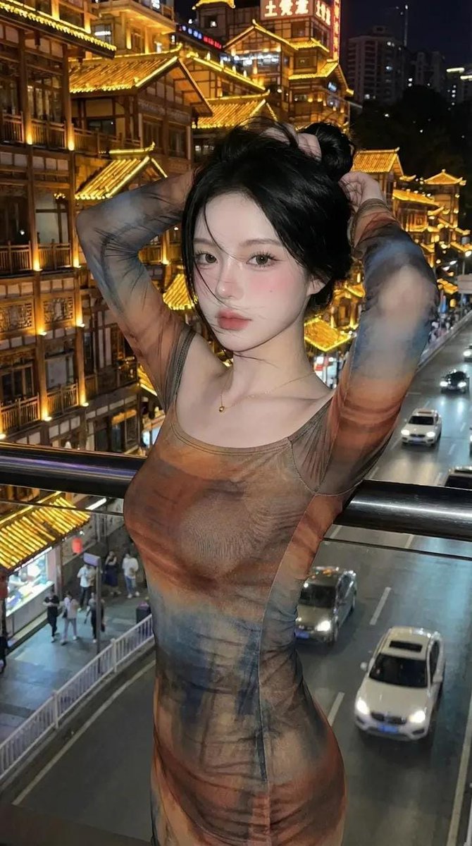 洪崖洞夜闪：亚洲女性超写实肖像
